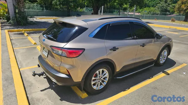 2020 Ford Escape — foto 10 / 10