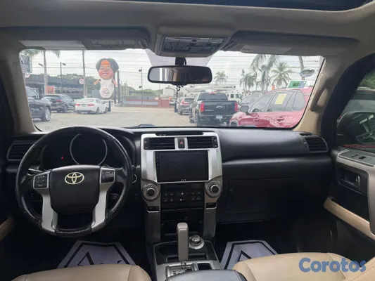 2011 Toyota 4 Runner — foto 2 / 8