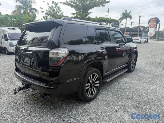 2011 Toyota 4 Runner — foto 7 / 8