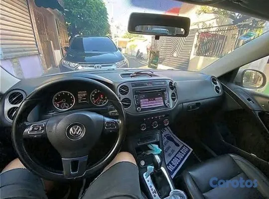 2015 Volkswagen Tiguan — foto 8 / 10