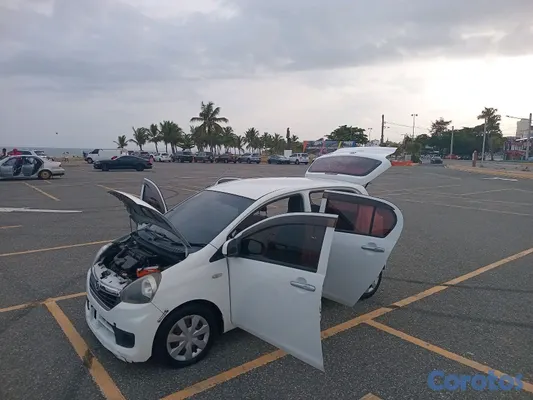 2015 Daihatsu Mira — foto 4 / 12