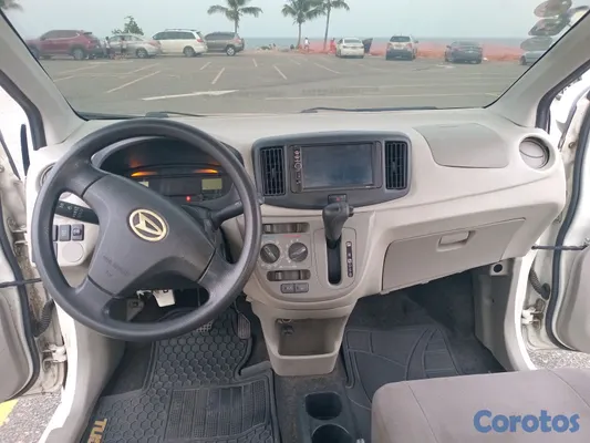 2015 Daihatsu Mira — foto 8 / 12