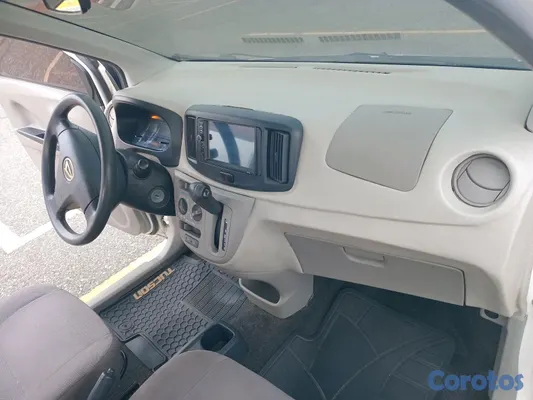 2015 Daihatsu Mira — foto 9 / 12