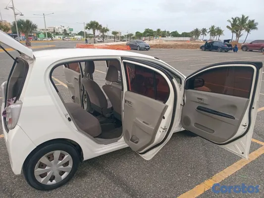 2015 Daihatsu Mira — foto 10 / 12