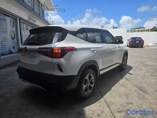 2023 Kia Seltos — foto 12 / 13