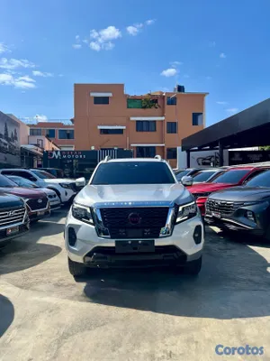 2023 Nissan Frontier — foto 2 / 11