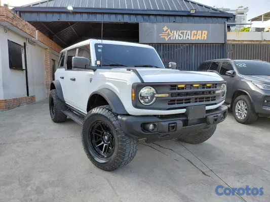 2022 Ford Bronco — foto 2 / 10