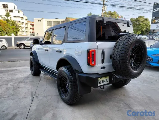 2022 Ford Bronco — foto 6 / 10