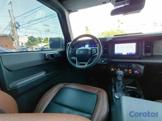 2022 Ford Bronco — foto 8 / 10