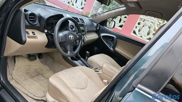 2010 Toyota Rav-4 — foto 7 / 10