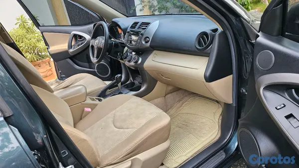 2010 Toyota Rav-4 — foto 8 / 10