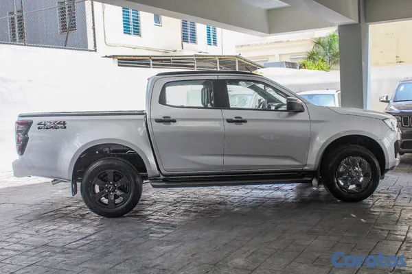 2025 Isuzu Dmax — foto 3 / 9