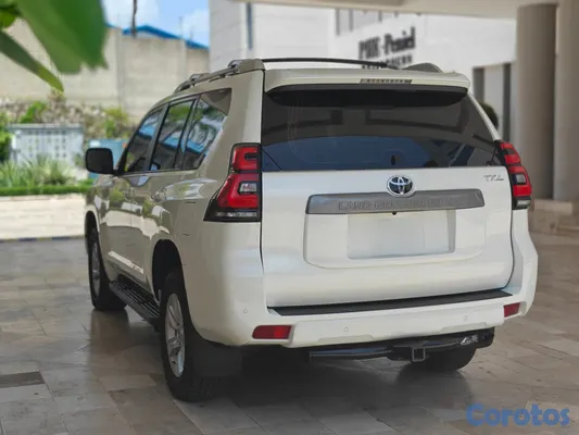 2014 Toyota Land Cruiser Prado — foto 4 / 11