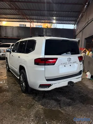 2022 Toyota Avalon — foto 10 / 12