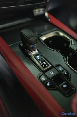 2023 Lexus Rx — foto 9 / 12