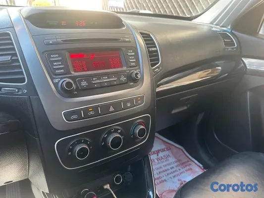 2015 Kia Sorento — foto 5 / 10