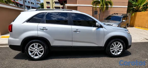 2014 Kia Sorento — foto 2 / 11