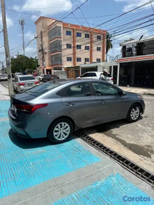 2020 Hyundai Accent — foto 3 / 9