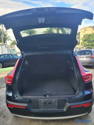 2021 Volvo XC40 Momentum — foto 7 / 10