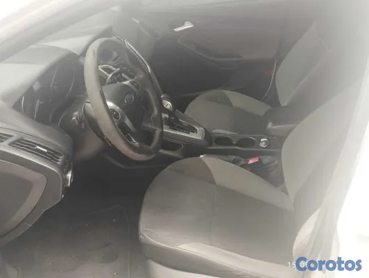 2013 Ford Focus — foto 6 / 13