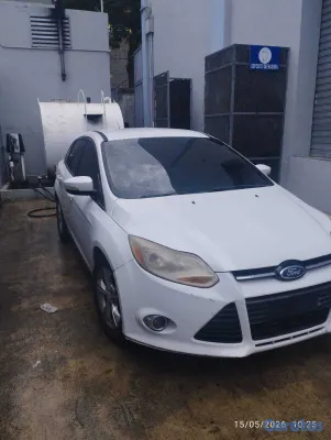 2013 Ford Focus — foto 9 / 13