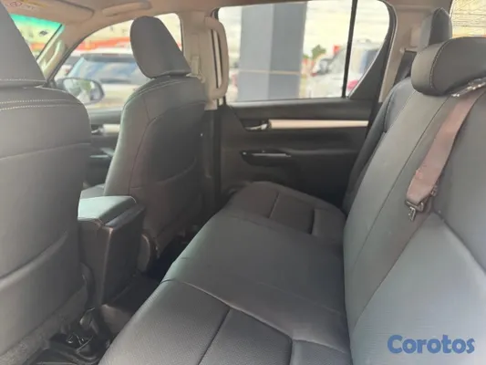 2016 Toyota Hilux — foto 6 / 8
