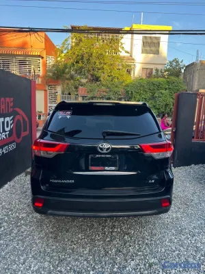 2019 Toyota Highlander — foto 8 / 13