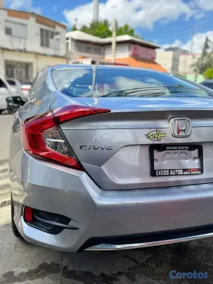 2018 Honda Civic — foto 5 / 9
