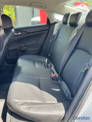 2018 Honda Civic — foto 8 / 9