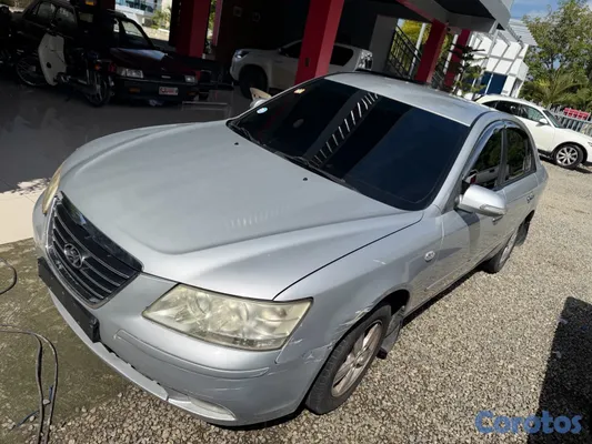 2010 Hyundai Sonata — foto 3 / 7