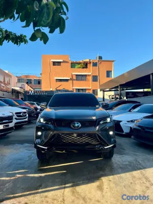 2022 Toyota Fortuner — foto 3 / 10