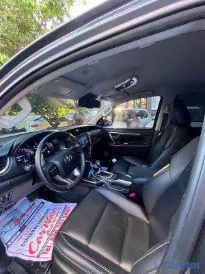 2022 Toyota Fortuner — foto 5 / 10