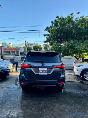 2022 Toyota Fortuner — foto 6 / 10