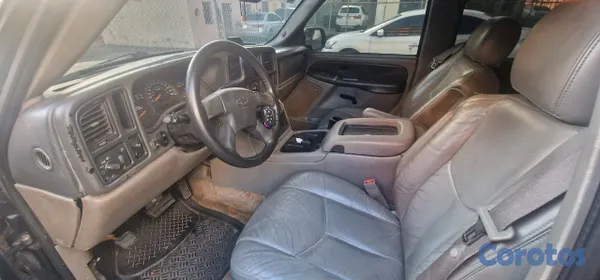 2003 Chevrolet Suburban — foto 5 / 10