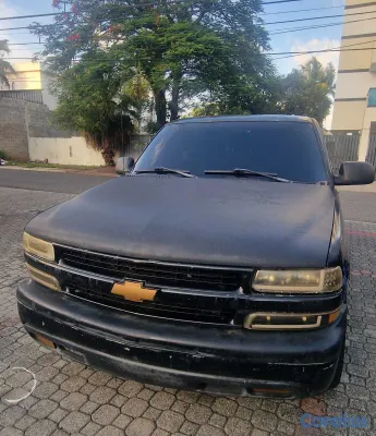2003 Chevrolet Suburban — foto 9 / 10