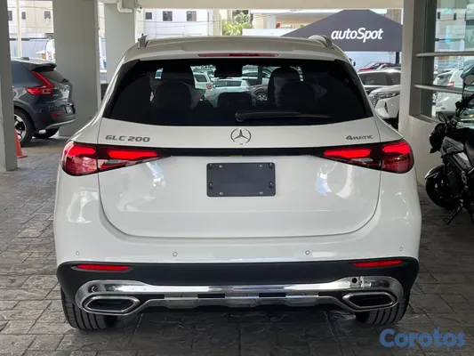 2026 Mercedes-Benz Clase GLC — foto 2 / 9