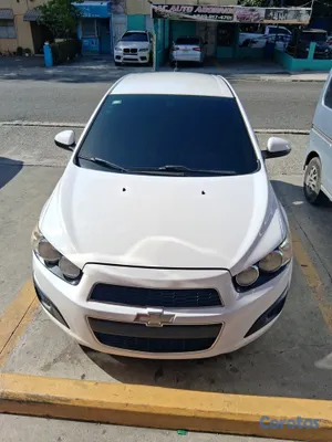 2015 Chevrolet Sonic — foto 2 / 10