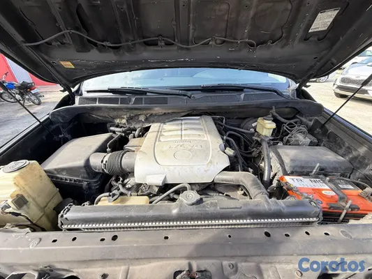 2010 Toyota Sequoia — foto 7 / 13