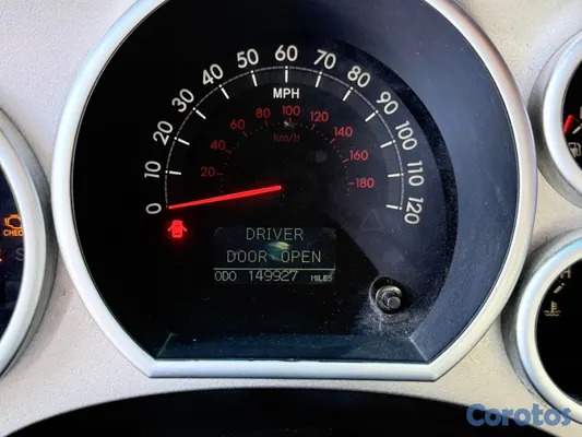 2010 Toyota Sequoia — foto 9 / 13