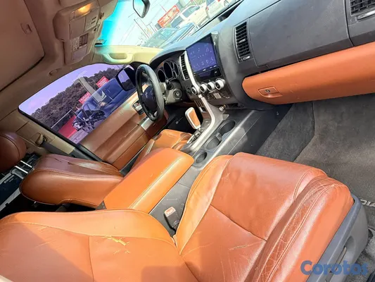 2010 Toyota Sequoia — foto 10 / 13
