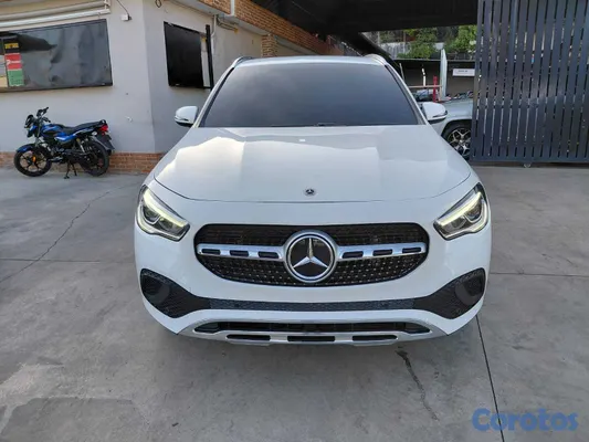 2021 Mercedes-Benz Clase GLA — foto 2 / 10