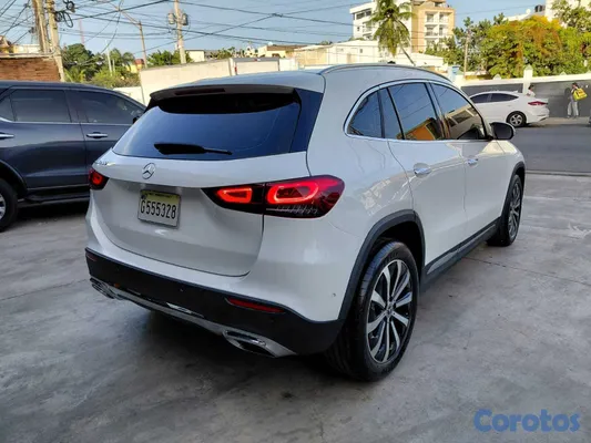 2021 Mercedes-Benz Clase GLA — foto 6 / 10