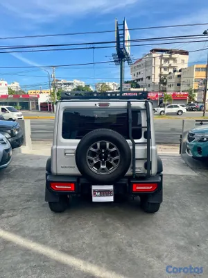 2025 Suzuki Jimny — foto 8 / 12