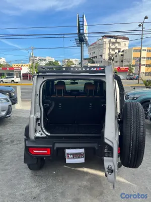 2025 Suzuki Jimny — foto 11 / 12
