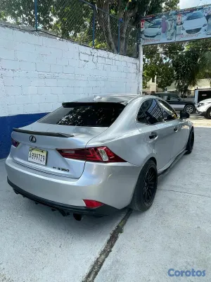 2014 Lexus Is — foto 6 / 9