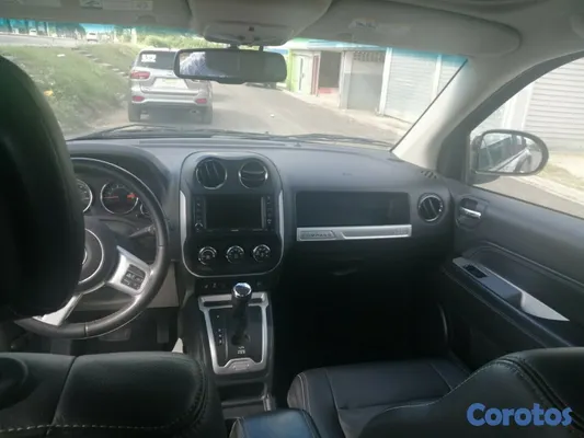 2016 Jeep Compass — foto 5 / 9