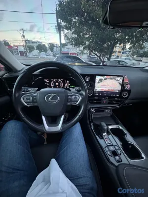 2023 Lexus NX — foto 10 / 12