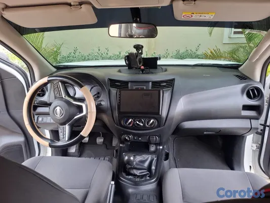 2024 Nissan Frontier — foto 8 / 13