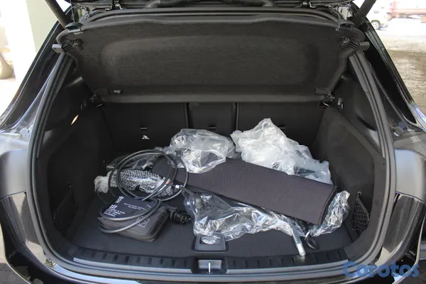 2026 Mercedes-Benz Clase EQA 350 4MATIC — foto 4 / 10