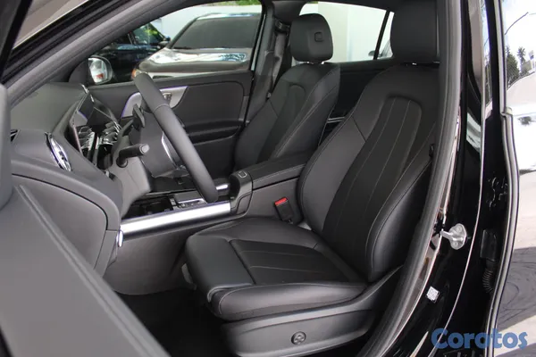 2026 Mercedes-Benz Clase EQA 350 4MATIC — foto 6 / 10